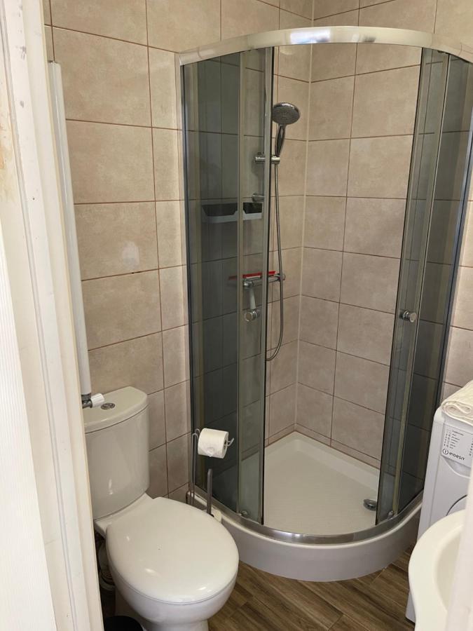 Studio Flat Fully Equipped Appartement Croydon Buitenkant foto