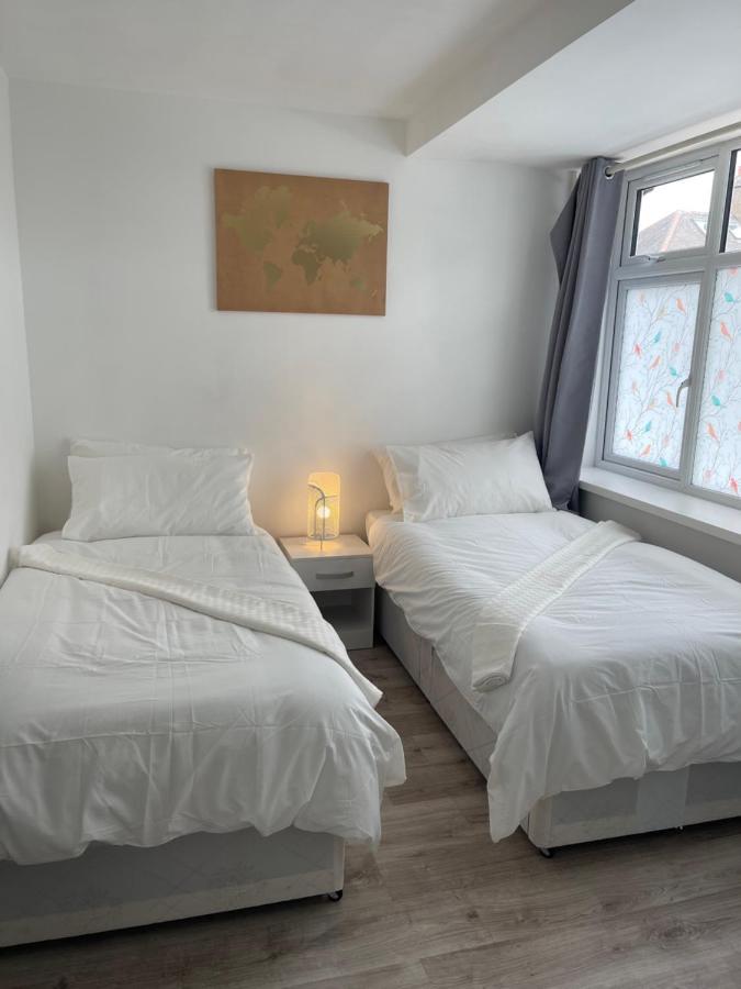 Studio Flat Fully Equipped Appartement Croydon Buitenkant foto
